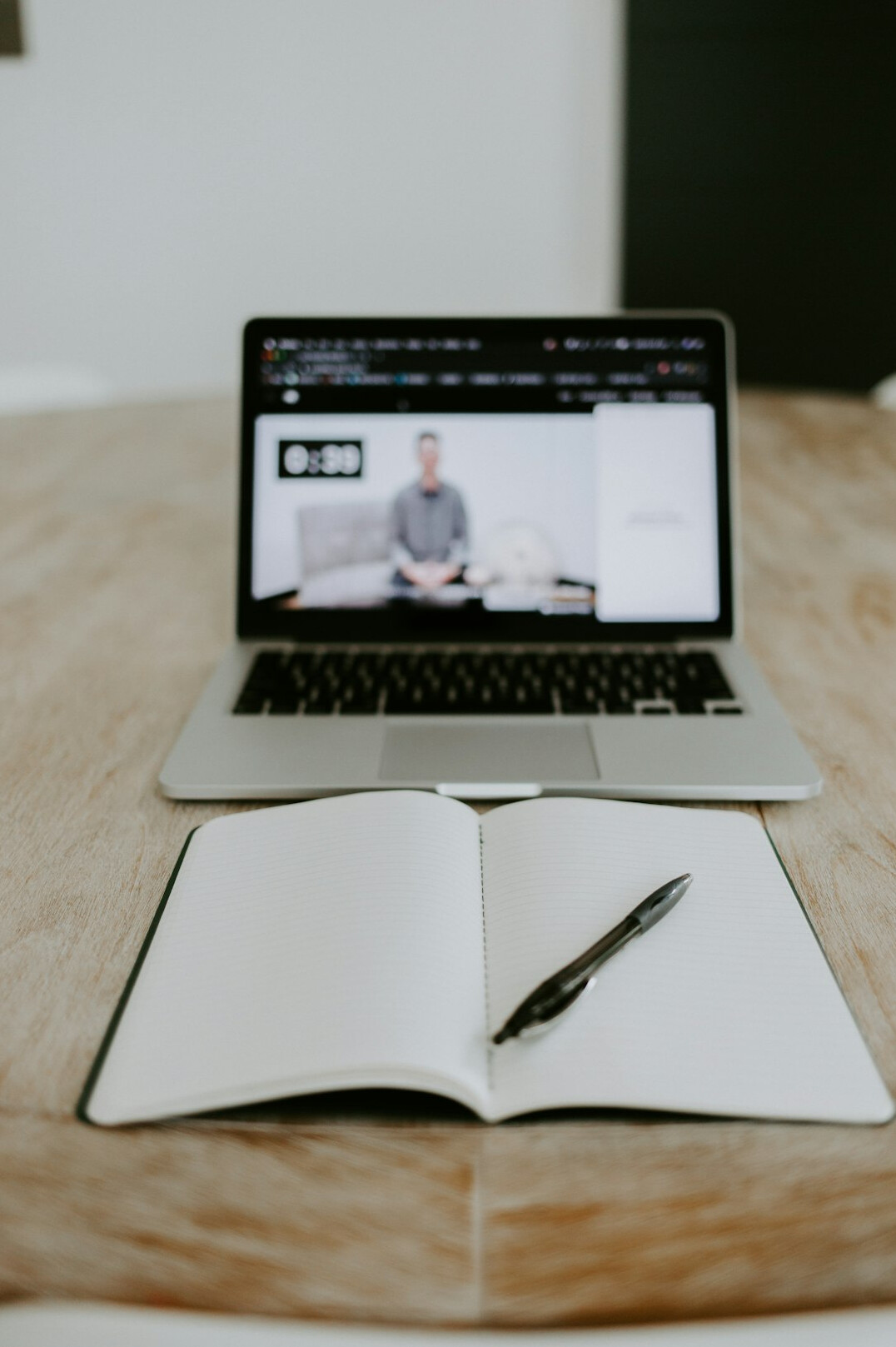 online course on laptop